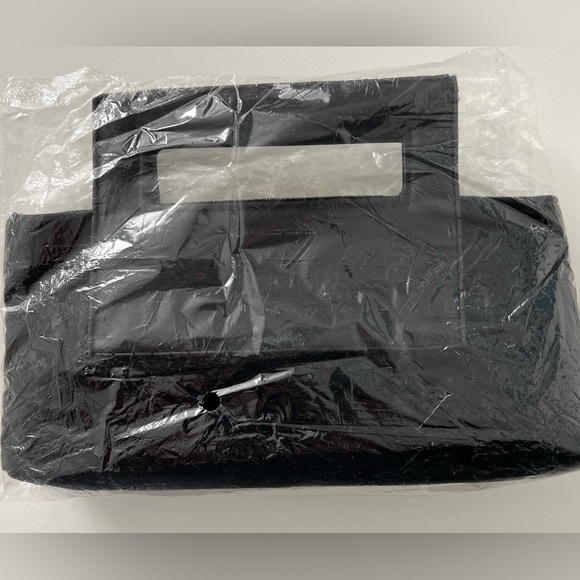 SHISEIDO velvet clutch mini bag. Satin accent. Perfect party season bag. Chic! - Picture 3 of 10